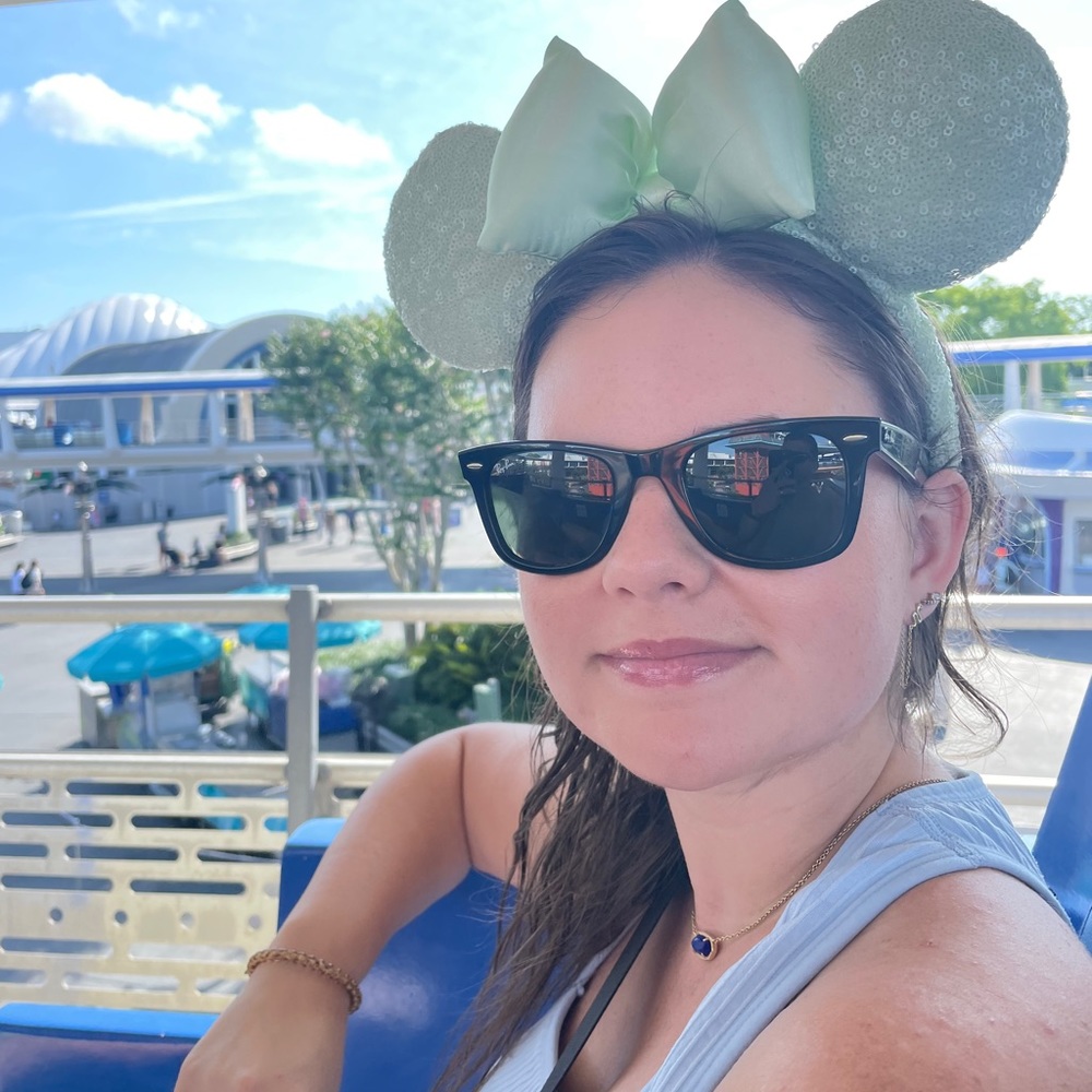 Meet your Posher, Courtney